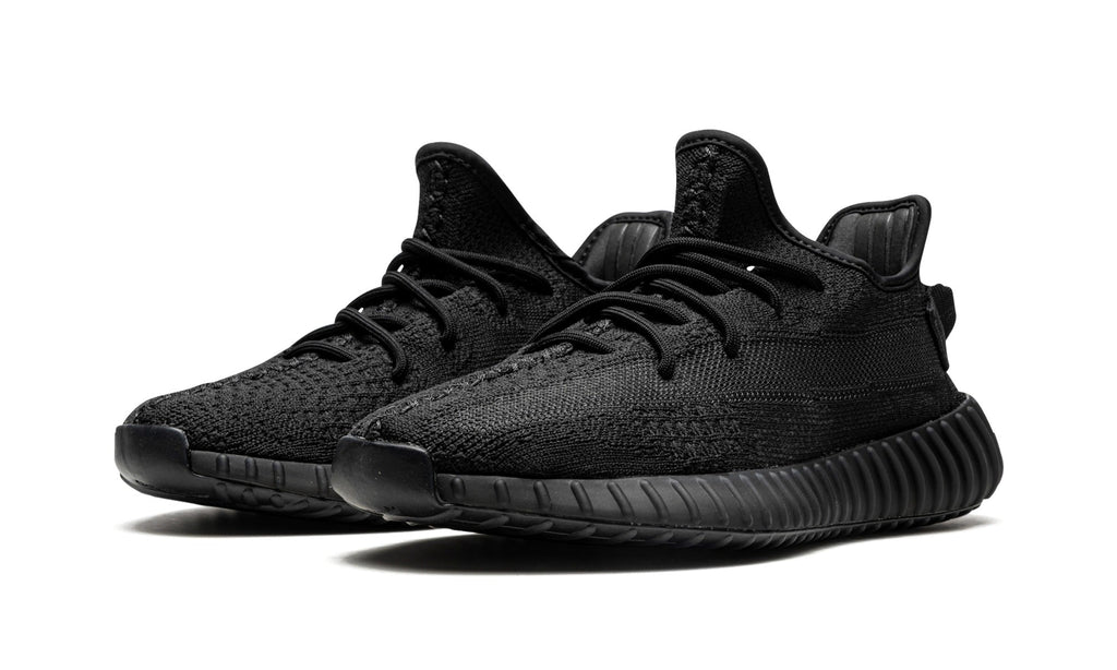 Yeezy 350 V2 Sneakers – Black (Copy)