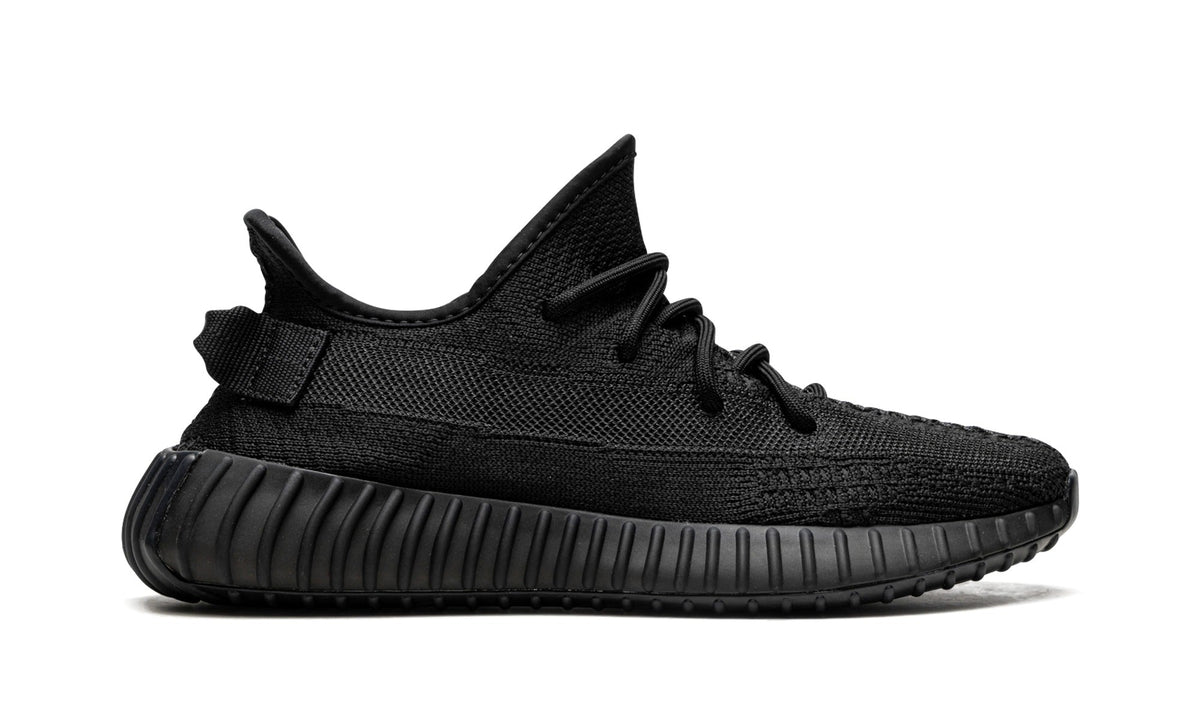 Yeezy 350 V2 Sneakers – Black (Copy)