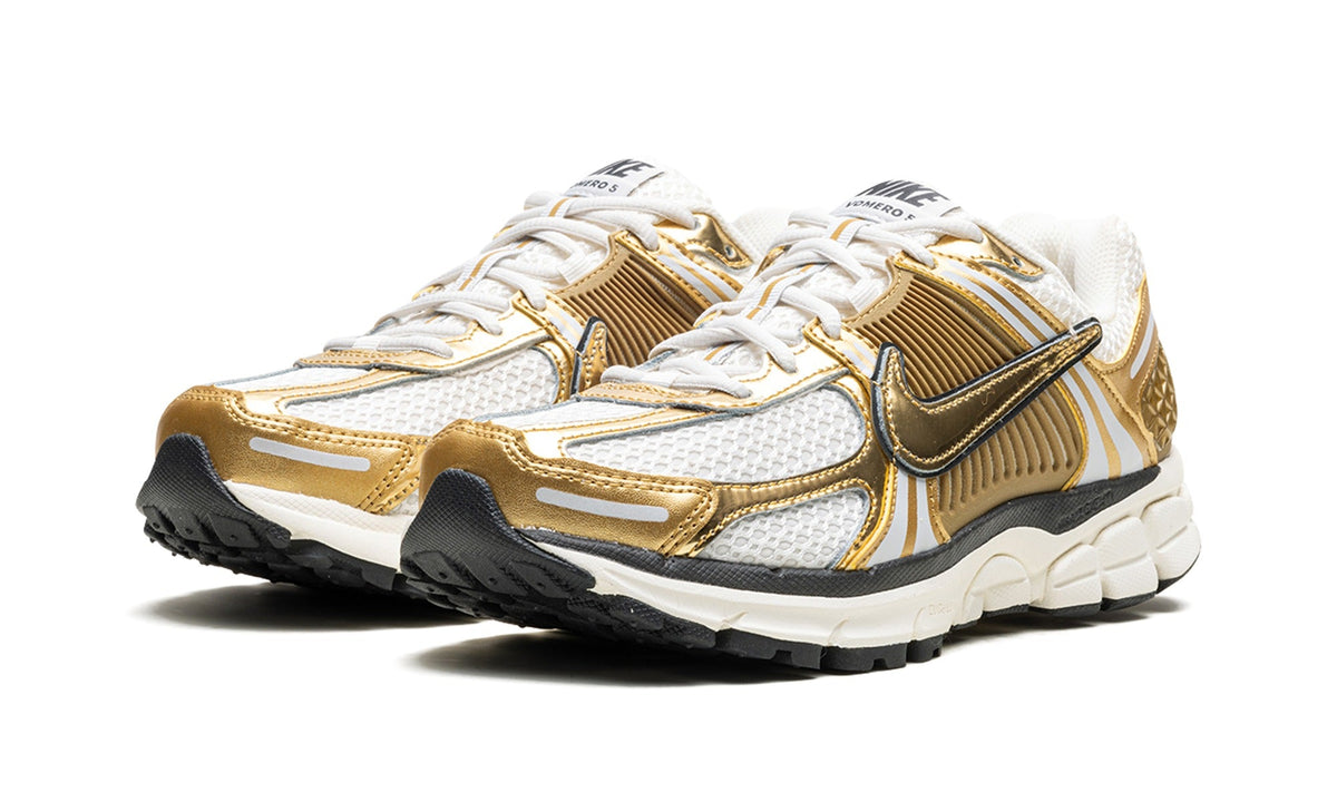 Nike Zoom Vomero 5 Sneakers – Metallic Gold & White