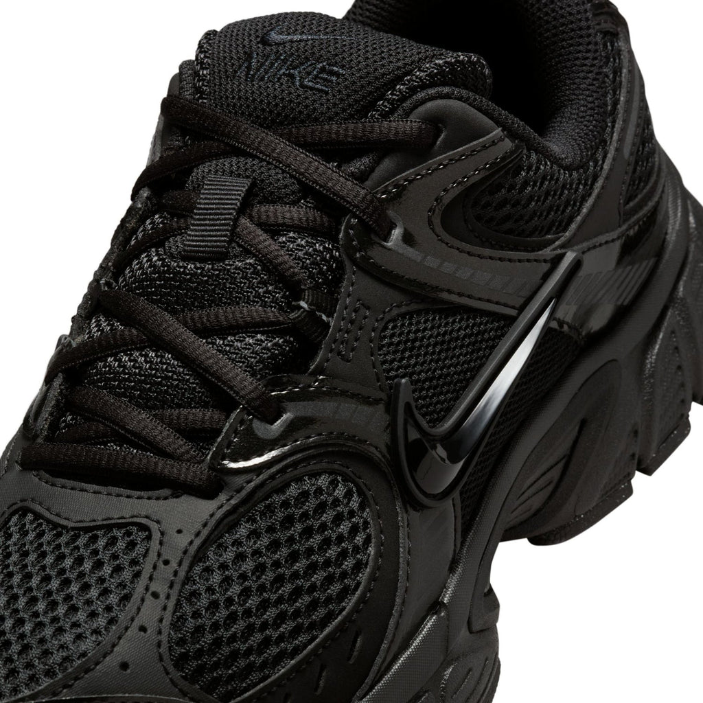 Nike V5 RNR Sneakers – Black & Anthracite