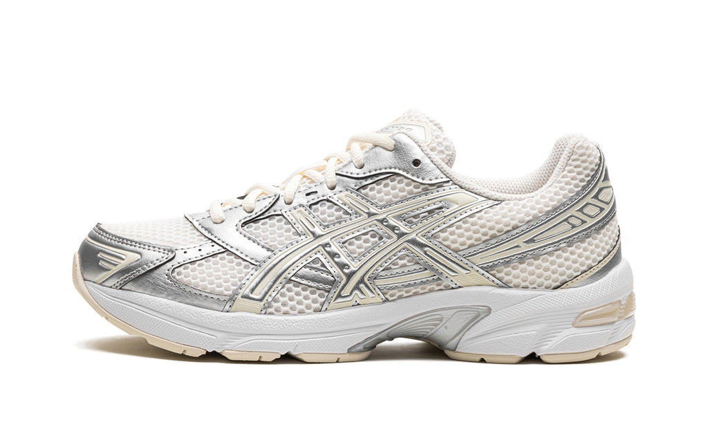 ASICS Sneakers – Cream, White & Metallic Silver